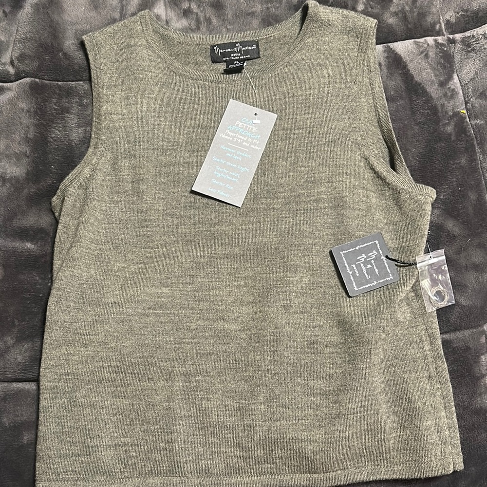 Woman’s sweater tank by Mercer & Madison size Petite L